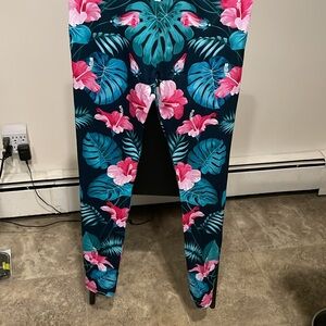 Callie Navy Rose: Pink Blooming Garden 3D Illusion Graphic Leggings New